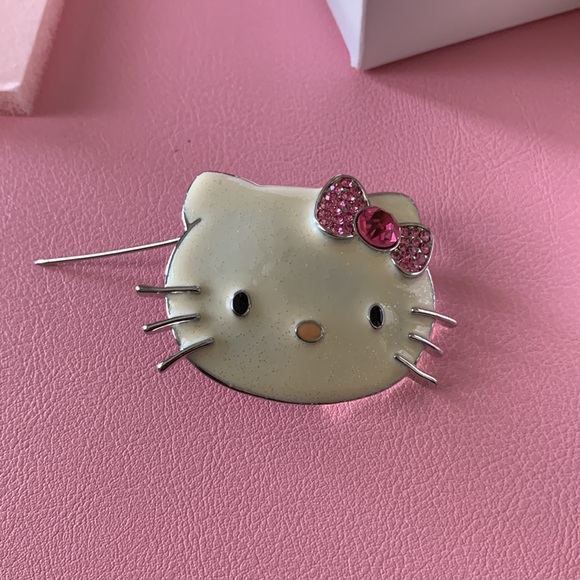Hello kitty Brooch - Picture 6 of 9